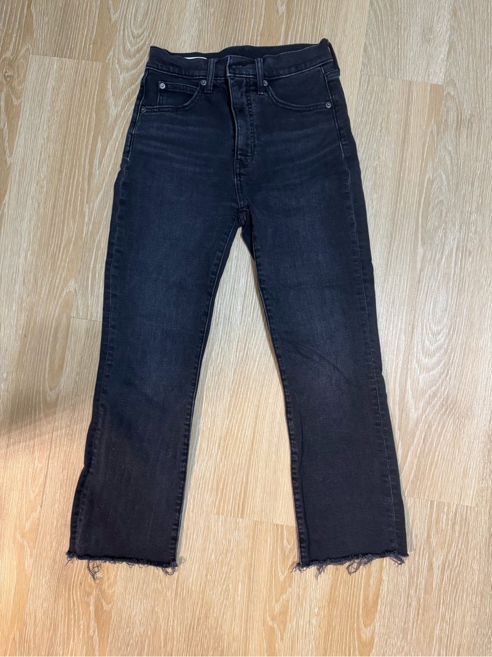 GAP Kick Fit High-Rise Ankle Crop Black Raw-Hem Jeans
